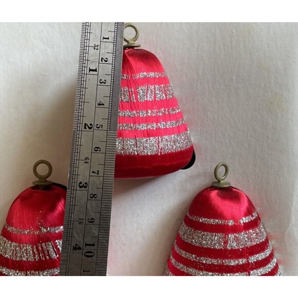 Set of 6 Vintage Pyramid Satin Bell Hanging Ornaments 4 Red 2 Yellow Boxed - Picture 3 of 6